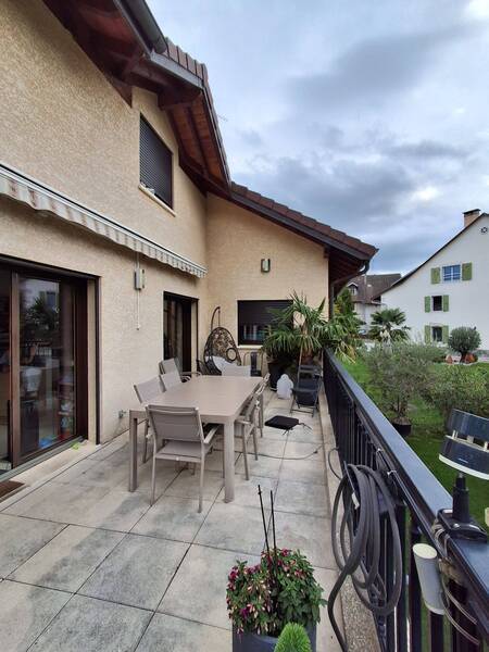 Location appartement 5 pièces à Divonne-les-Bains 01220 - 2 950 €