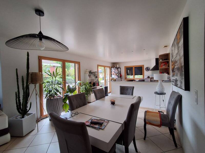 Location appartement 5 pièces à Divonne-les-Bains 01220 - 2 950 €