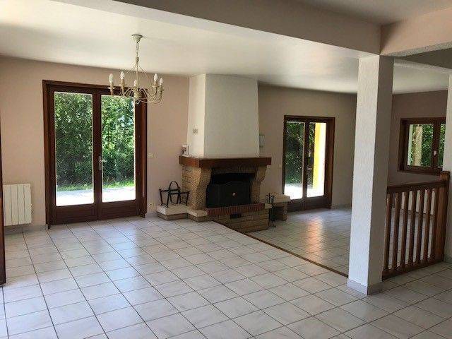 Location maison 5 pièces à Gex 01170 - 2 700 €