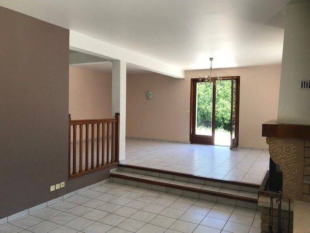 Location maison 5 pièces à Gex 01170 - 2 700 €