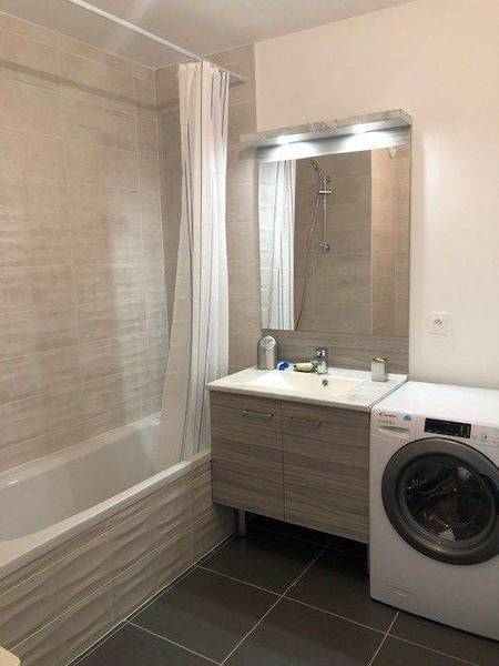 Location appartement 3 pièces à Ferney-Voltaire 01210 - 1 850 €