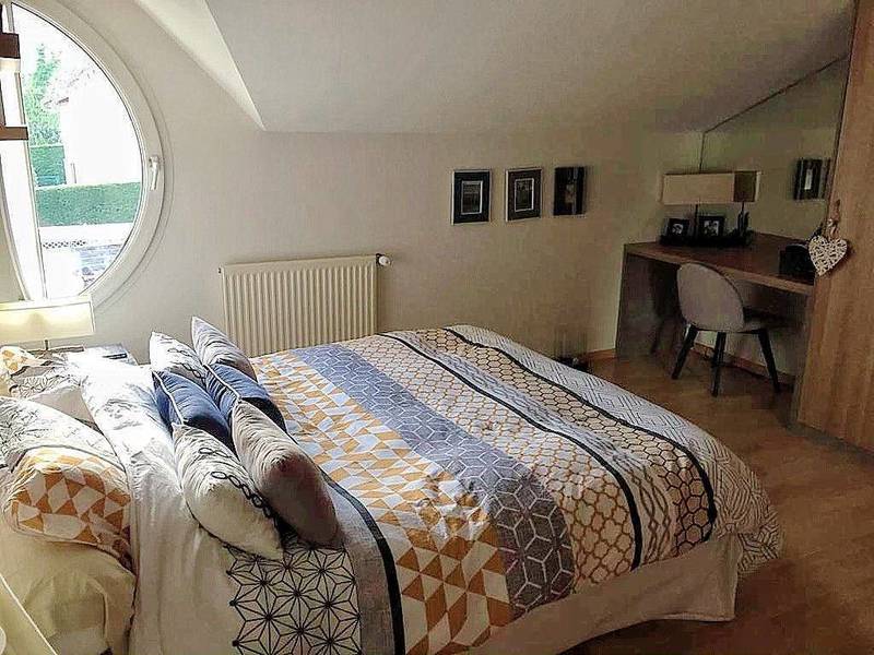 Location maison 4 pièces à Cessy 01170 - 2 400 €