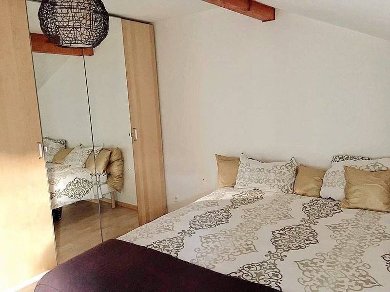Location maison 4 pièces à Cessy 01170 - 2 400 €