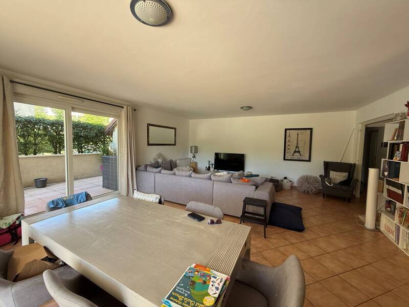 Location appartement 5 pièces à Divonne-les-Bains 01220 - 3 220 €