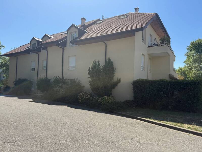Location appartement 5 pièces à Divonne-les-Bains 01220 - 3 220 €