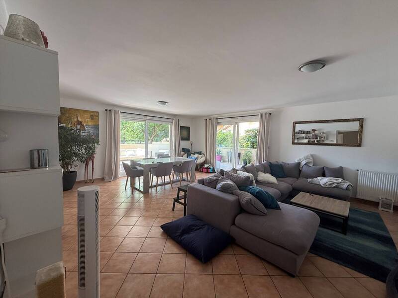 Location appartement 5 pièces à Divonne-les-Bains 01220 - 3 220 €
