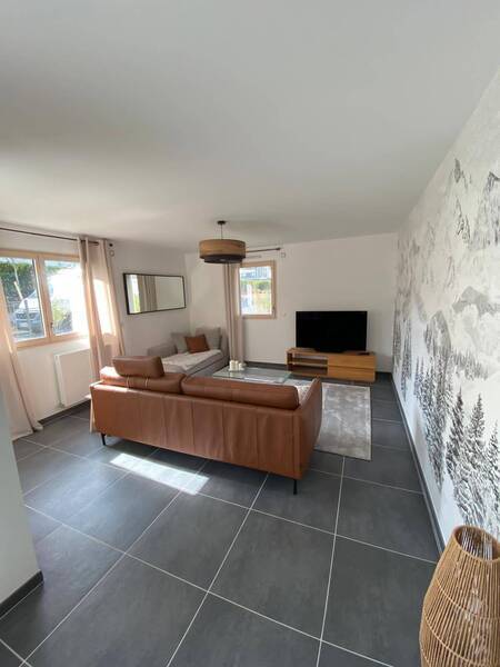 Location appartement 3 pièces à Divonne-les-Bains 01220 - 2 350 €