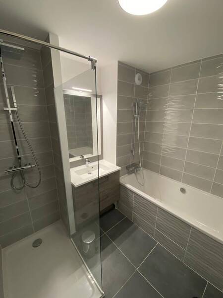 Location appartement 3 pièces à Divonne-les-Bains 01220 - 2 350 €