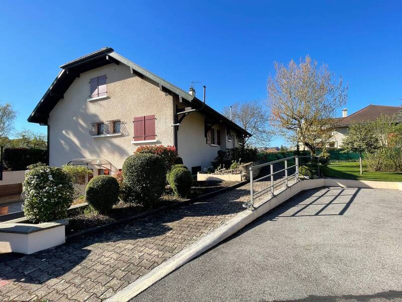 Location appartement 1 pièce à Divonne-les-Bains 01220 - 1 100 €