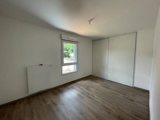 Location appartement 3 pièces à Échenevex 01170 - 1 795 €