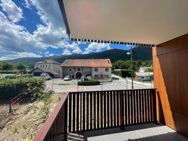 Location appartement 3 pièces à Échenevex 01170 - 1 795 €