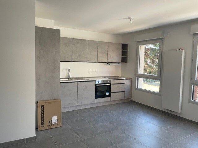 Location appartement 3 pièces à Échenevex 01170 - 1 795 €