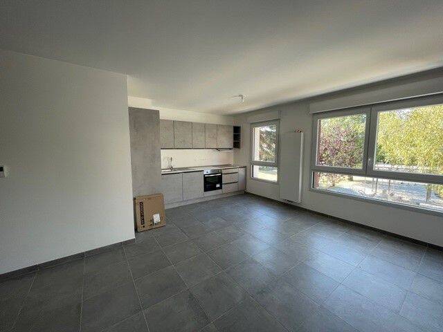 Location appartement 3 pièces à Échenevex 01170 - 1 795 €