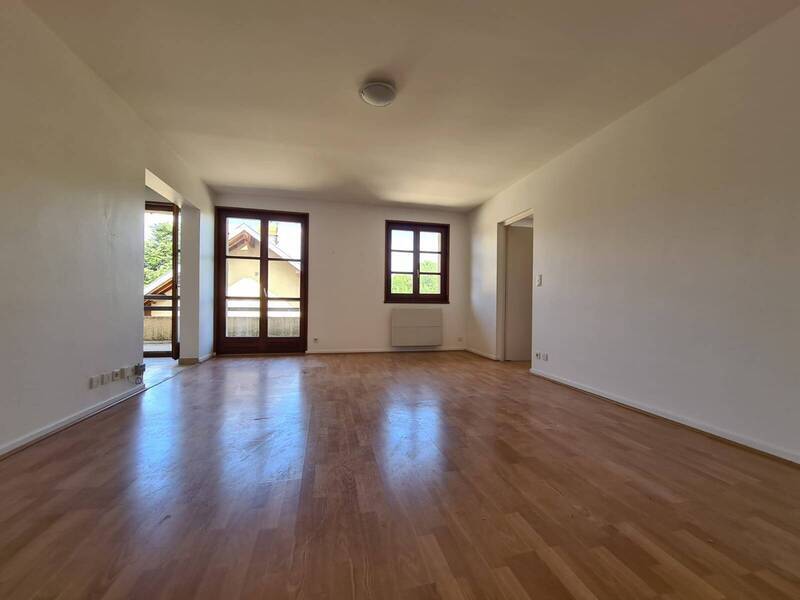 Rent apartment 2 rooms in Ferney-Voltaire 01210 - 1 350 €