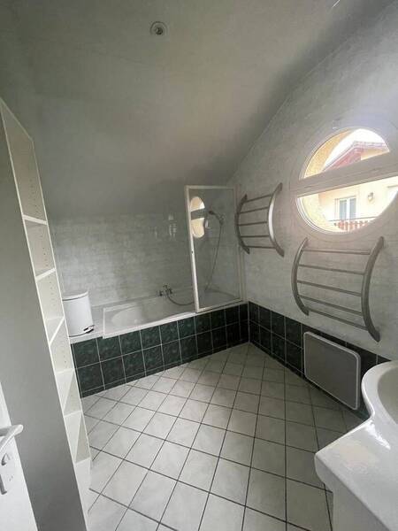 Rent house 4 rooms in Cessy 01170 - 2 500 €