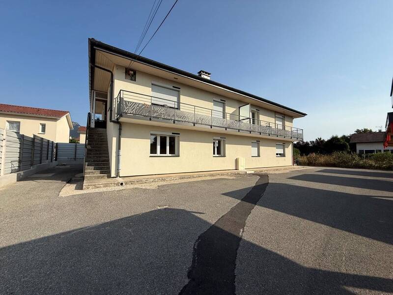 Location appartement 3 pièces à Cessy 01170 - 1 490 €