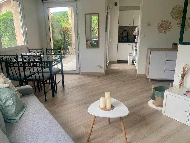 Location appartement 1 pièce à Divonne-les-Bains 01220 - 1 350 €