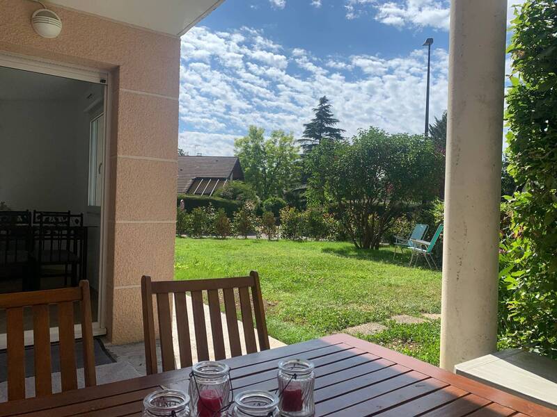 Location appartement 1 pièce à Divonne-les-Bains 01220 - 1 350 €