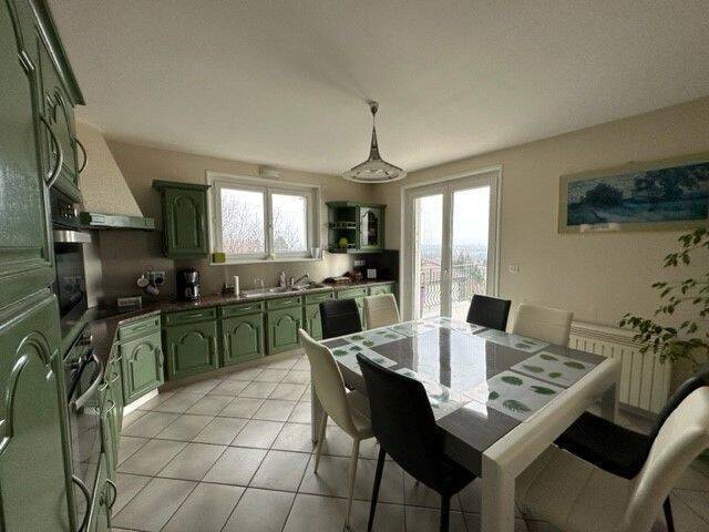 Location appartement 4 pièces à Thoiry 01710 - 2 100 €