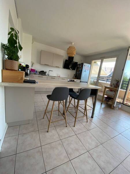 Location appartement 4 pièces à Divonne-les-Bains 01220 - 2 480 €