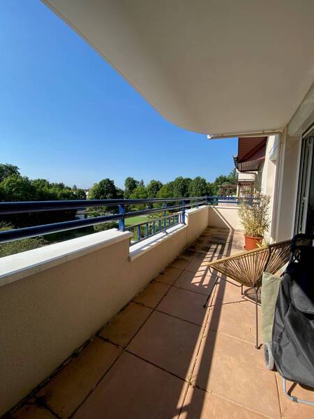 Location appartement 4 pièces à Divonne-les-Bains 01220 - 2 480 €