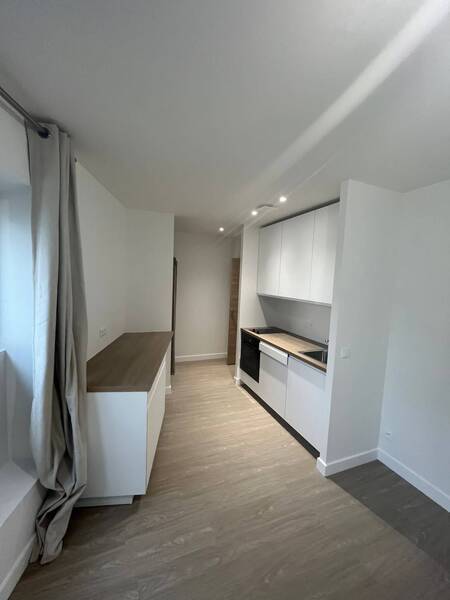 Location appartement 1 pièce à Divonne-les-Bains 01220 - 950 €