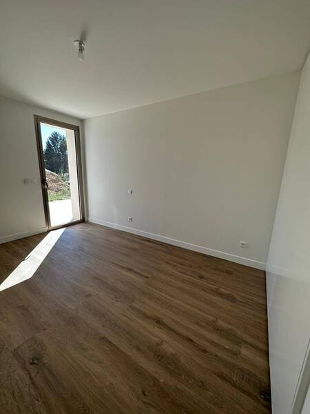 Location appartement 3 pièces à Divonne-les-Bains 01220 - 2 600 €