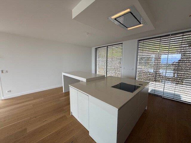 Rent apartment 5 rooms in Divonne-les-Bains 01220 - 3 450 €