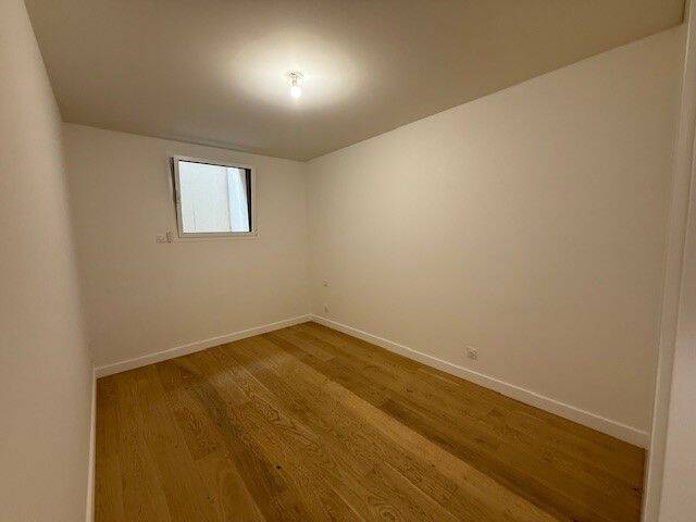 Rent apartment 5 rooms in Divonne-les-Bains 01220 - 3 450 €