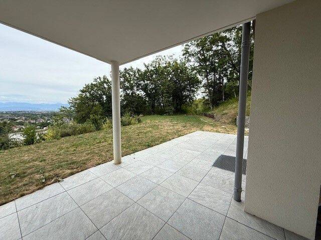 Rent apartment 5 rooms in Divonne-les-Bains 01220 - 3 450 €