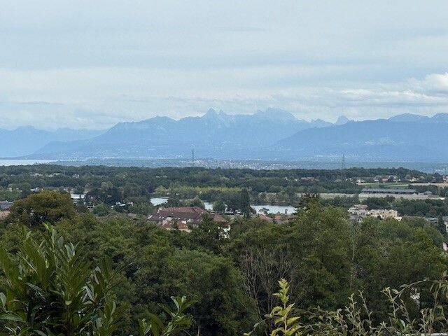 Rent apartment 5 rooms in Divonne-les-Bains 01220 - 3 450 €