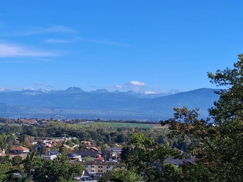 Rent apartment 4 rooms in Divonne-les-Bains 01220 - 3 300 €