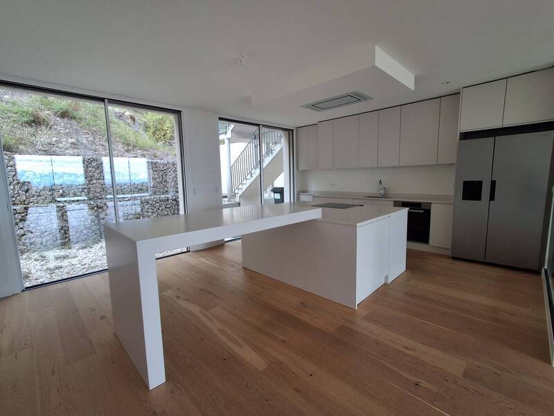 Rent apartment 4 rooms in Divonne-les-Bains 01220 - 3 300 €