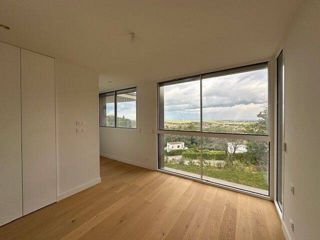 Location appartement 4 pièces à Divonne-les-Bains 01220 - 3 250 €