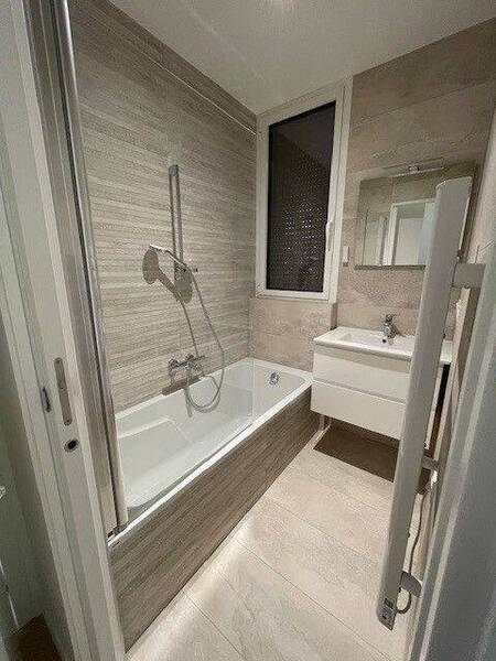 Location appartement 4 pièces à Divonne-les-Bains 01220 - 3 250 €