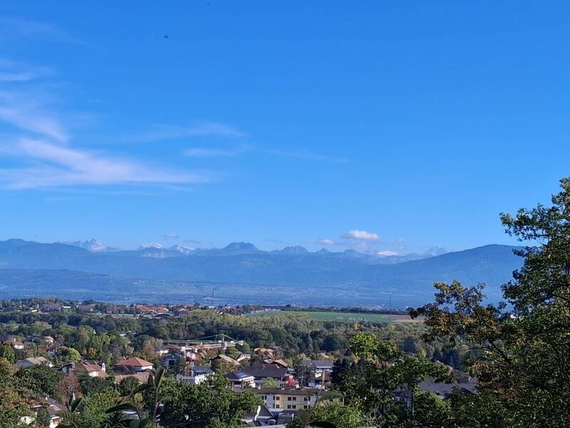 Rent apartment 4 rooms in Divonne-les-Bains 01220 - 3 250 €