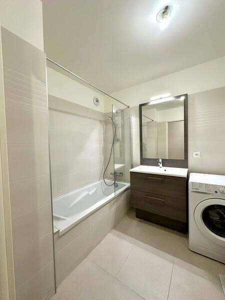 Location appartement 3 pièces à Ferney-Voltaire 01210 - 2 000 €