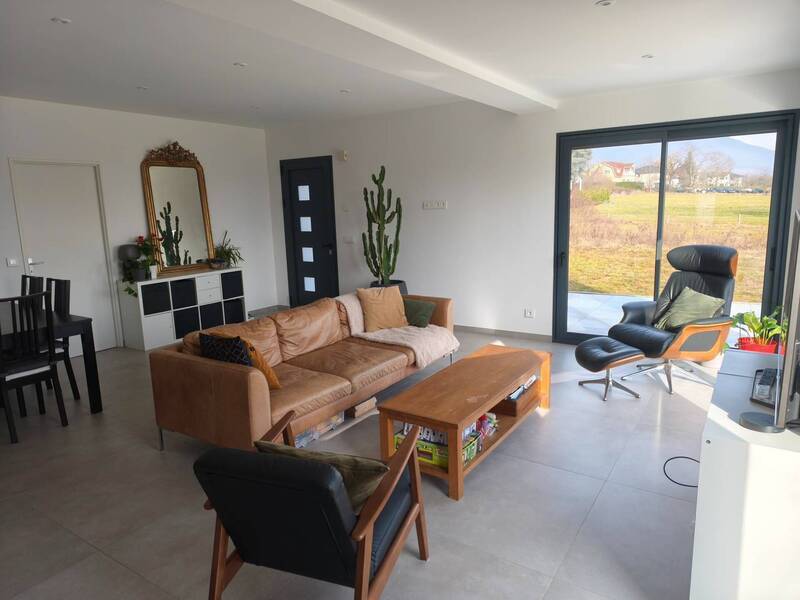 Location appartement 4 pièces à Échenevex 01170 - 2 700 €