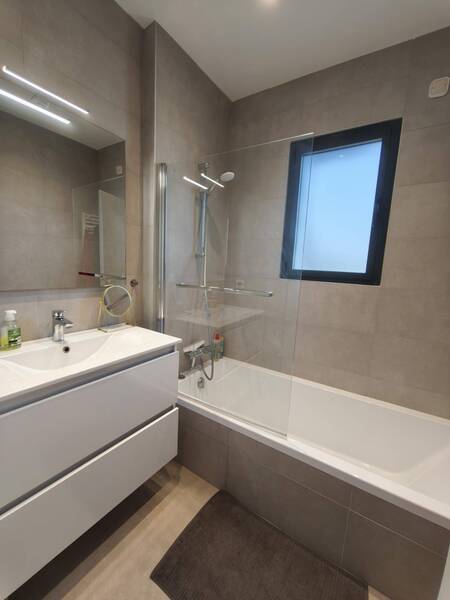 Location appartement 4 pièces à Échenevex 01170 - 2 700 €