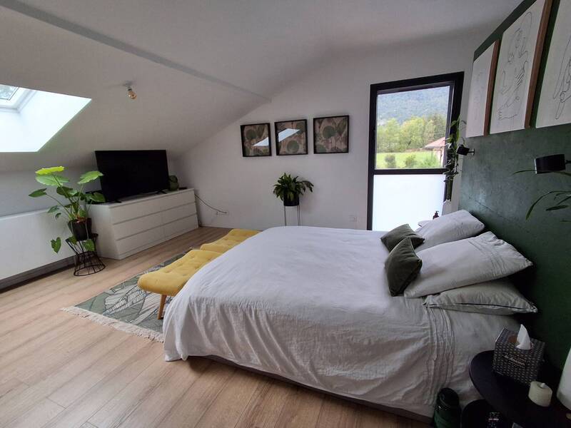 Location appartement 4 pièces à Échenevex 01170 - 2 300 €