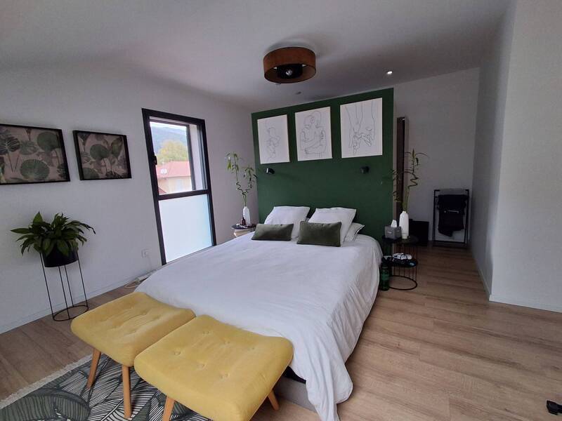 Location appartement 4 pièces à Échenevex 01170 - 2 300 €