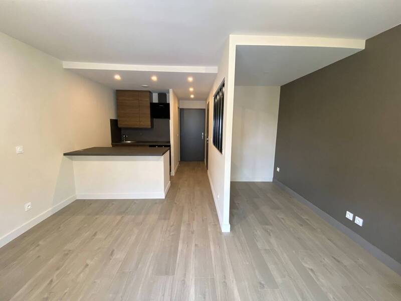 Location appartement 1 pièce à Divonne-les-Bains 01220 - 920 €