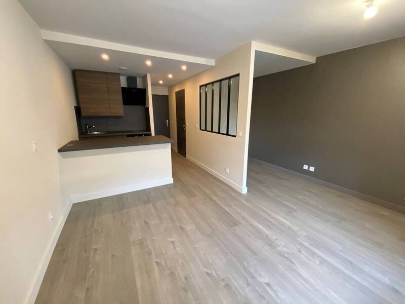 Location appartement 1 pièce à Divonne-les-Bains 01220 - 920 €