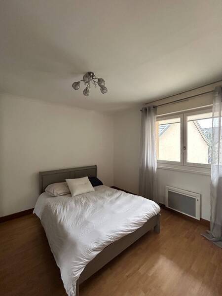 Location appartement 2 pièces à Divonne-les-Bains 01220 - 1 300 €