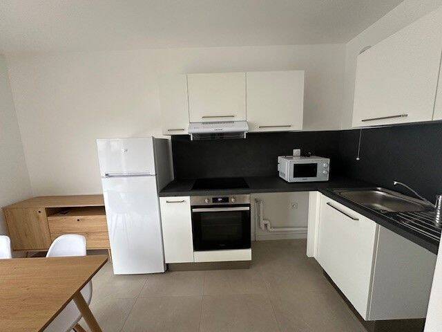 Location appartement 2 pièces à Divonne-les-Bains 01220 - 1 490 €