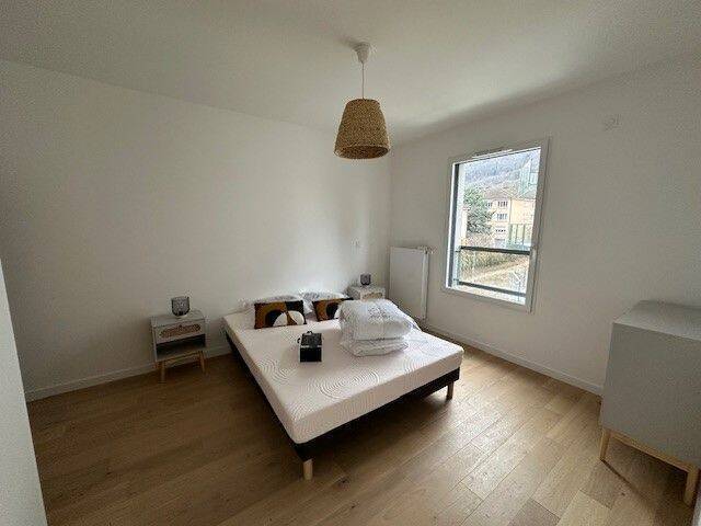 Location appartement 2 pièces à Divonne-les-Bains 01220 - 1 490 €