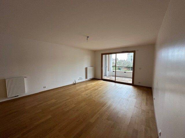 Location appartement 3 pièces à DIVONNE LES BAINS 01220 - 1 950 €