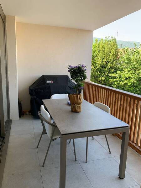 Rent apartment 4 rooms in Divonne-les-Bains 01220 - 3 140 €