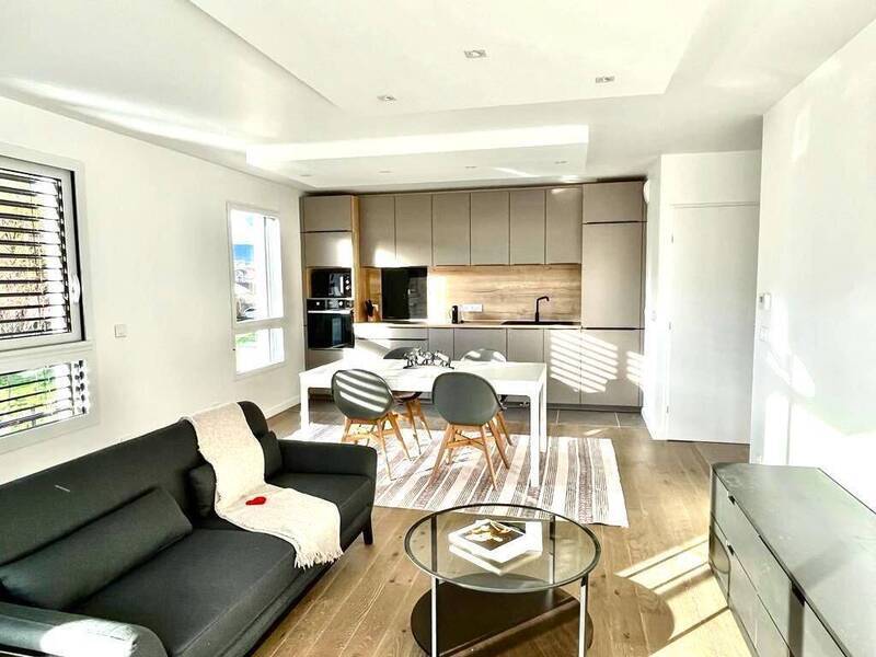 Location appartement 3 pièces à Divonne-les-Bains 01220 - 2 190 €