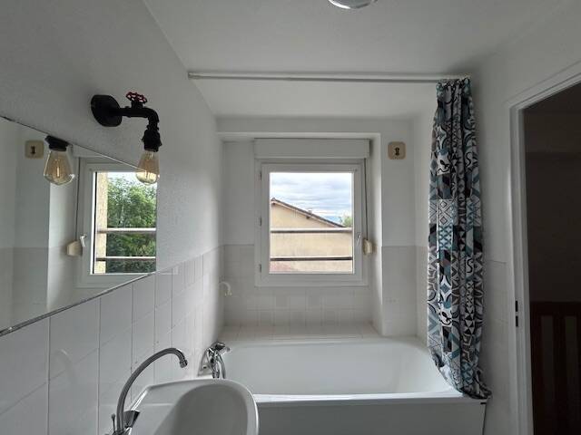 Rent apartment in Gex 01170 - 1 090 €